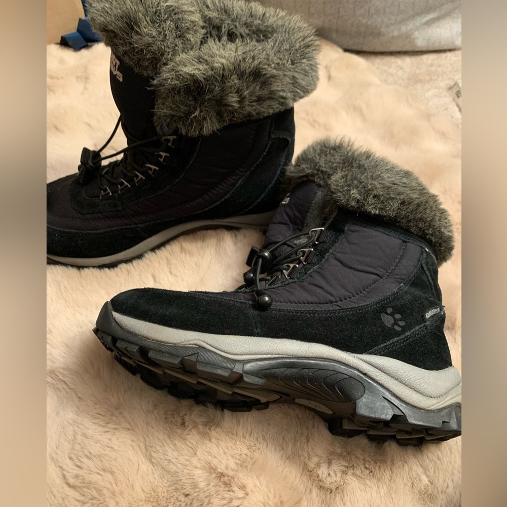 Black and Gray Fur-trim women’s Winter Boots